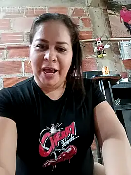 Snapshot of Diana_006 chatting on August 5, 2026, 1:38 pm Diana 006 online show from August 5, 2026, 1:38 pm
