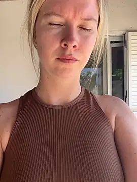 Ellie-rosee online show from June 26, 2026, 6:41 am