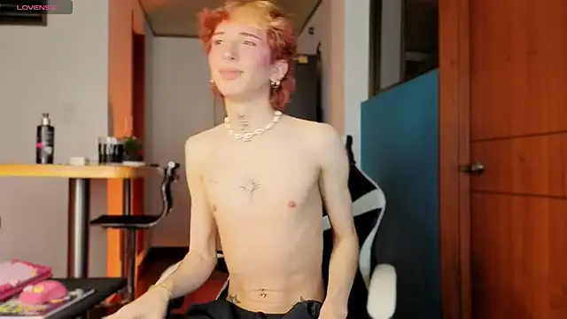 golden twink  online show from February 1, 2026, 1:48 am