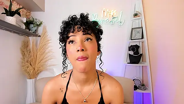 Snapshot of missbrasil chatting on June 11, 2026, 12:57 pm missbrasil online show from June 11, 2026, 12:57 pm