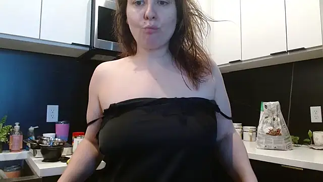 HazelSkyesChat online show from February 27, 2026, 5:35 pm