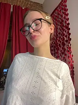 MyKittySayMeow online show from February 14, 2026, 8:31 pm