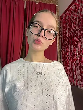 MyKittySayMeow online show from February 15, 2026, 8:41 pm