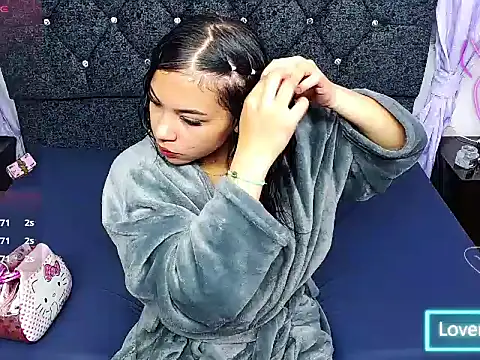 Kloe-18 online show from February 3, 2026, 11:26 am