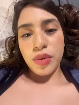 Snapshot of romyamo chatting on March 10, 2026, 6:28 am romyamo online show from March 10, 2026, 6:28 am