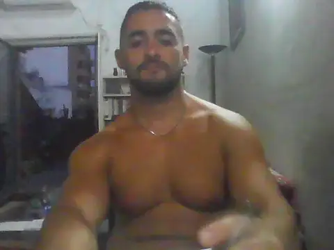 nachito3110 online show from February 3, 2026, 11:43 pm