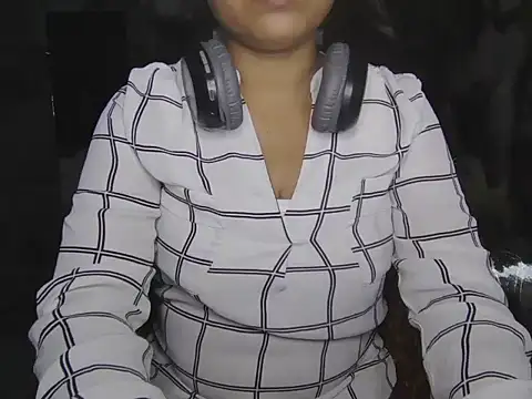 Snapshot of Bold_Beauty_07 chatting on May 6, 2026, 6:17 am Bold Beauty 07 online show from May 6, 2026, 6:17 am