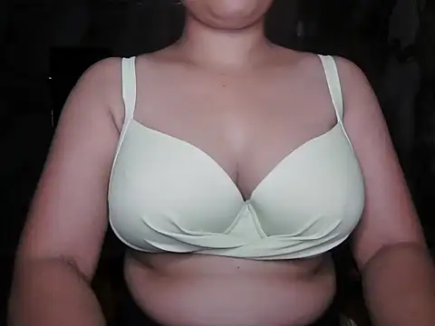 Snapshot of Bold_Beauty_07 chatting on June 27, 2026, 9:37 am Bold Beauty 07 online show from June 27, 2026, 9:37 am