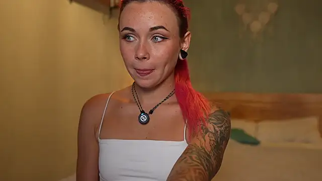 Sarah Pink online show from November 15, 2025, 12:53 pm