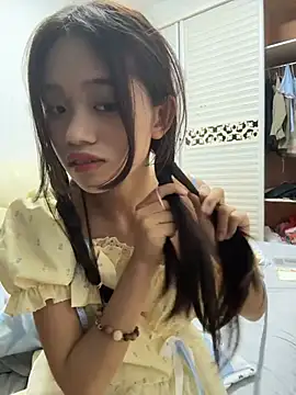 Snapshot of srr6677 chatting on May 28, 2026, 7:05 am srr6677 online show from May 28, 2026, 7:05 am