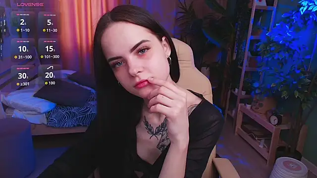 Antonia Thomass online show from April 1, 2026, 7:10 am