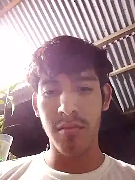 maximoluna online show from April 2, 2026, 7:04 am