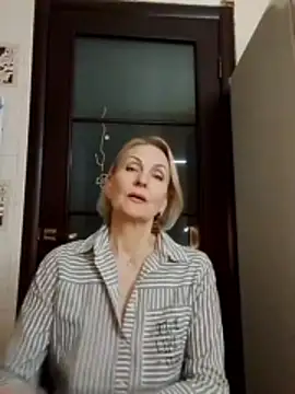 Snapshot of MichelleSolis chatting on March 18, 2026, 7:48 pm MichelleSolis online show from March 18, 2026, 7:48 pm