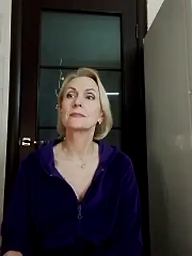 Snapshot of MichelleSolis chatting on April 4, 2026, 6:25 pm MichelleSolis online show from April 4, 2026, 6:25 pm