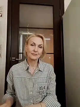 Snapshot of MichelleSolis chatting on March 13, 2026, 2:44 pm MichelleSolis online show from March 13, 2026, 2:44 pm