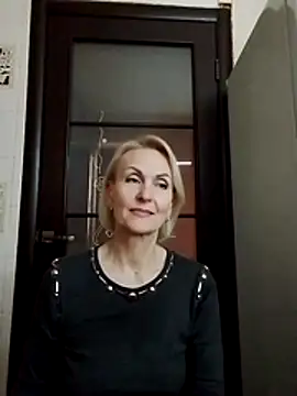 Snapshot of MichelleSolis chatting on April 1, 2026, 3:53 pm MichelleSolis online show from April 1, 2026, 3:53 pm