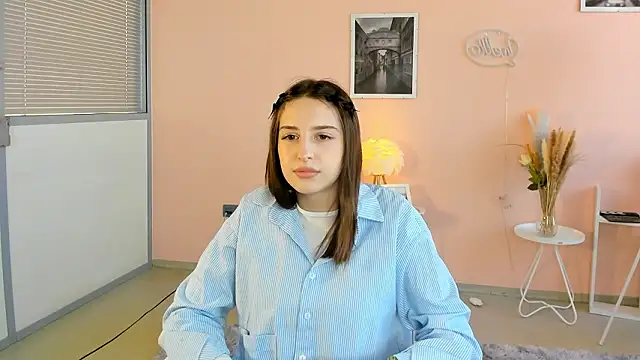 LeanneDinkle online show from February 4, 2026, 10:21 am