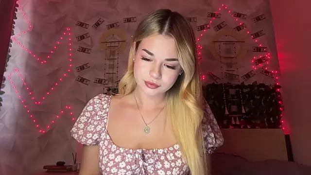 Snapshot of Karina_vibe chatting on April 16, 2026, 11:11 am Karina vibe online show from April 16, 2026, 11:11 am