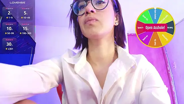 Snapshot of Zoe-Walzer chatting on April 21, 2026, 3:40 pm Zoe-Walzer online show from April 21, 2026, 3:40 pm