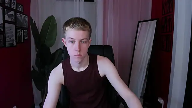 Snapshot of Dylan_Norton chatting on March 12, 2026, 11:25 am Dylan Norton online show from March 12, 2026, 11:25 am