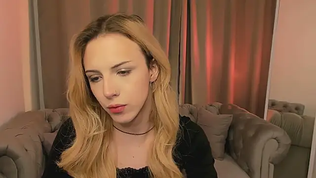 Snapshot of Tiffany__King chatting on April 9, 2026, 5:42 am Tiffany King online show from April 9, 2026, 5:42 am