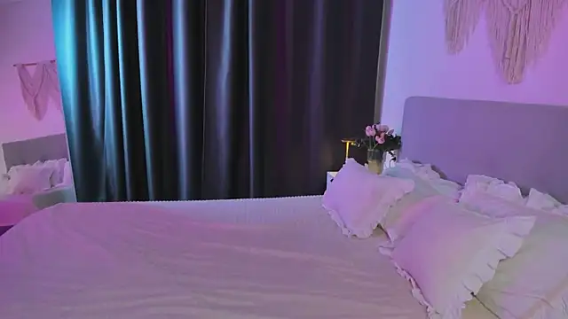 Snapshot of Tiffany__King chatting on May 1, 2026, 5:34 am Tiffany King online show from May 1, 2026, 5:34 am