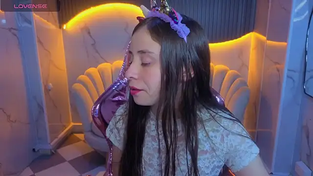 Ariana18 b online show from July 11, 2026, 12:49 pm