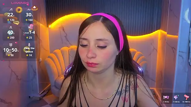 Snapshot of Ariana18_b chatting on June 8, 2026, 1:11 pm Ariana18 b online show from June 8, 2026, 1:11 pm