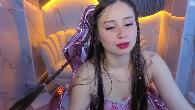 Snapshot of Ariana18_b chatting on May 21, 2026, 1:08 pm Ariana18 b online show from May 21, 2026, 1:08 pm
