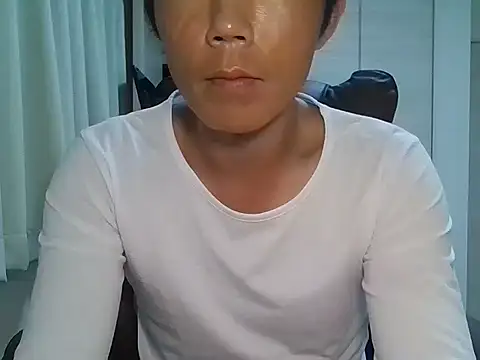 Snapshot of K0U-123 chatting on July 31, 2026, 12:48 pm K0U-123 online show from July 31, 2026, 12:48 pm