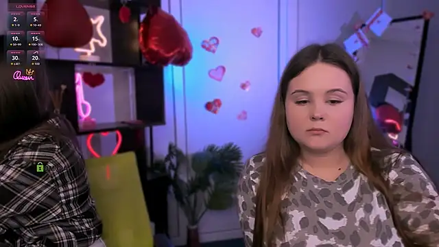 arianaa cat online show from February 24, 2026, 11:38 pm