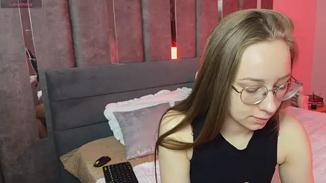 LillAlice online show from February 5, 2026, 1:12 am