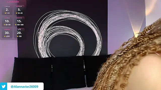 Snapshot of AlannaViera chatting on March 22, 2026, 12:40 pm AlannaViera online show from March 22, 2026, 12:40 pm