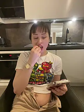 Snapshot of Just-Lilly chatting on July 12, 2026, 10:21 pm Just-Lilly online show from July 12, 2026, 10:21 pm