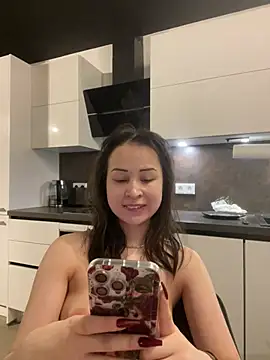 Snapshot of Just-Lilly chatting on July 1, 2026, 5:13 pm Just-Lilly online show from July 1, 2026, 5:13 pm