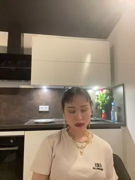 Just-Lilly online show from June 14, 2026, 2:35 am