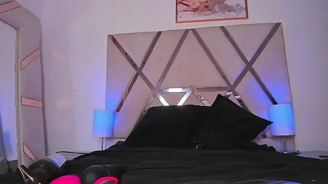 Lucia velez online show from March 14, 2026, 3:12 am