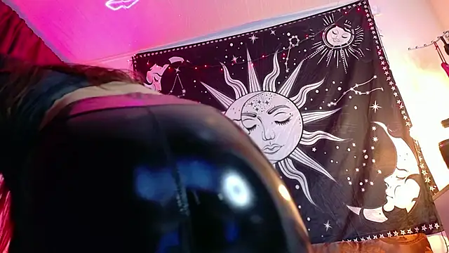 Snapshot of MadLustt chatting on March 10, 2026, 3:38 pm MadLustt online show from March 10, 2026, 3:38 pm