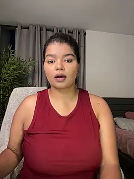 moonhelen online show from February 23, 2026, 11:38 pm