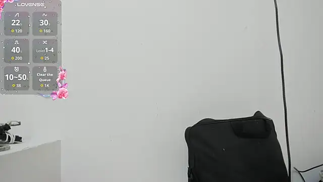 Snapshot of CarolineFyre chatting on June 10, 2026, 12:28 pm CarolineFyre online show from June 10, 2026, 12:28 pm