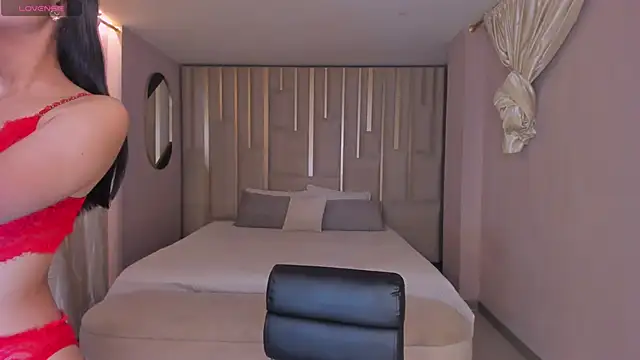 Snapshot of LucieMartin chatting on March 10, 2026, 7:29 pm LucieMartin online show from March 10, 2026, 7:29 pm