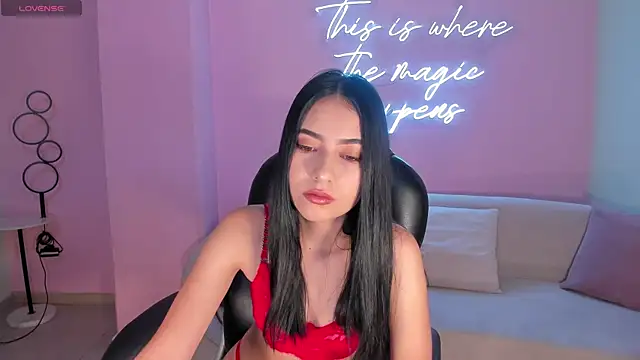 Snapshot of LucieMartin chatting on May 3, 2026, 11:47 am LucieMartin online show from May 3, 2026, 11:47 am