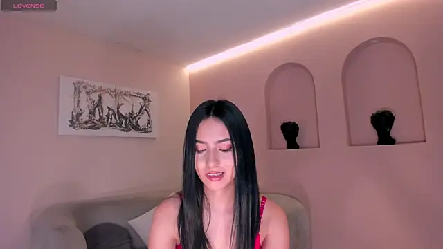 Snapshot of LucieMartin chatting on April 8, 2026, 7:26 pm LucieMartin online show from April 8, 2026, 7:26 pm