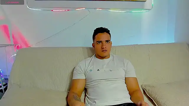 jhon nicolas online show from March 2, 2026, 7:43 pm