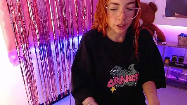 Snapshot of mere_in_redd chatting on May 7, 2026, 11:46 am mere in redd online show from May 7, 2026, 11:46 am