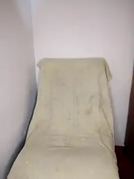 Scarlet Luxe online show from February 6, 2026, 1:45 am