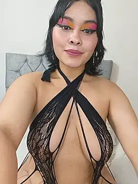 zoe love18 online show from June 11, 2026, 4:53 am