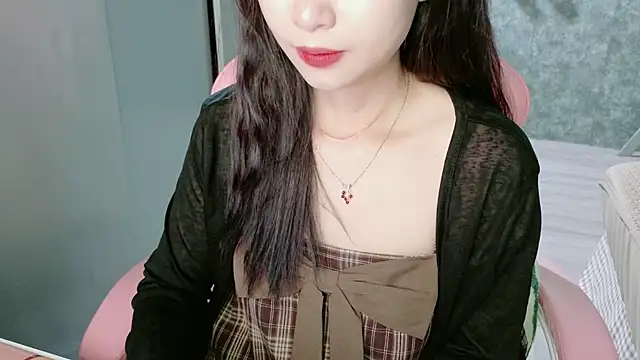 Snapshot of Linne6789 chatting on June 14, 2026, 3:52 am Linne6789 online show from June 14, 2026, 3:52 am