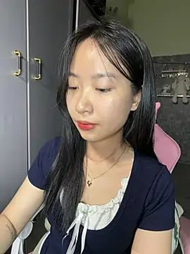 Snapshot of Linne6789 chatting on May 6, 2026, 4:55 pm Linne6789 online show from May 6, 2026, 4:55 pm