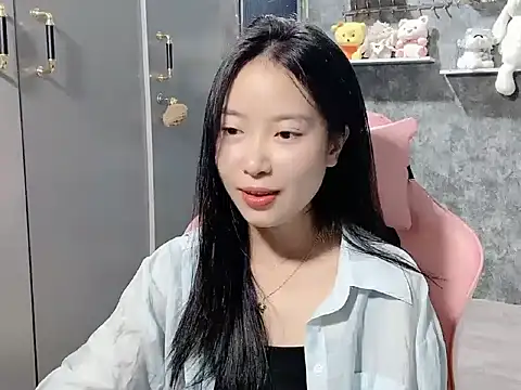 Linne6789 online show from April 25, 2026, 2:36 pm